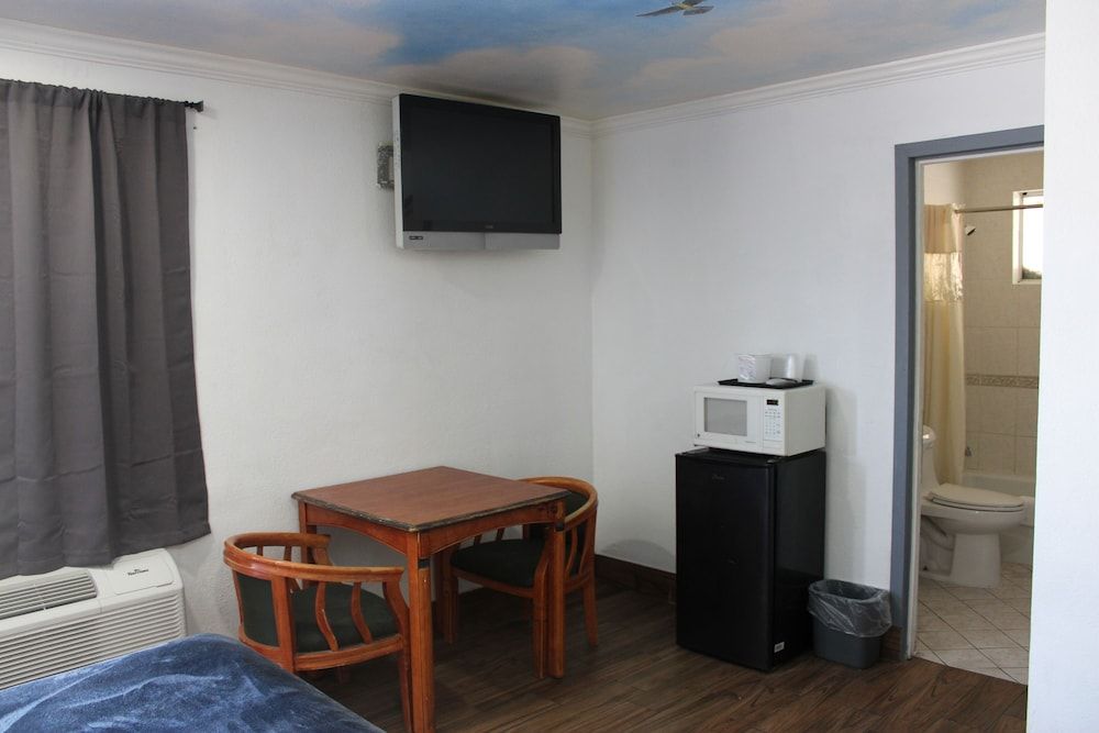 City Center Motel Family Room 15