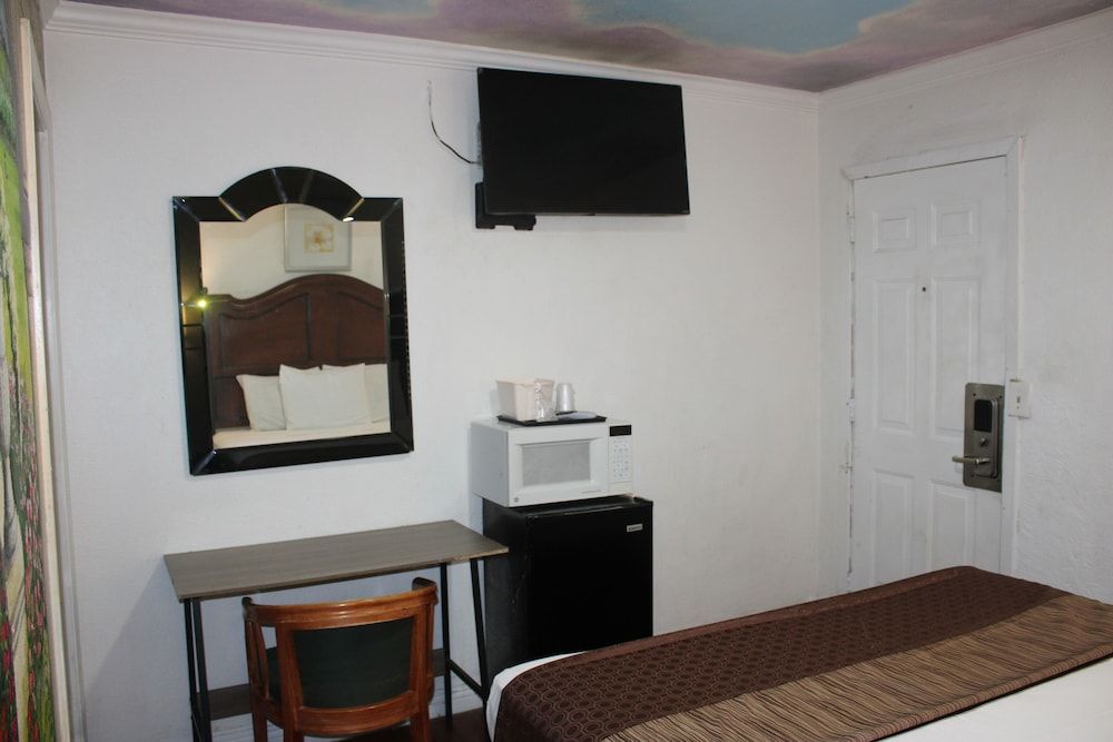 City Center Motel Basic Room, 1 Queen Bed 17