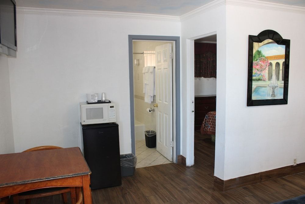 City Center Motel Family Room 14