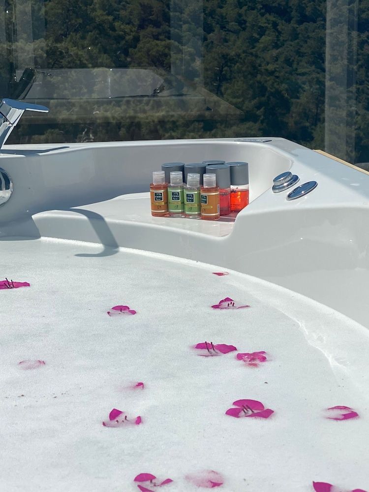 King Royal Palace Ölüdeniz Standard Room with Sea View 3