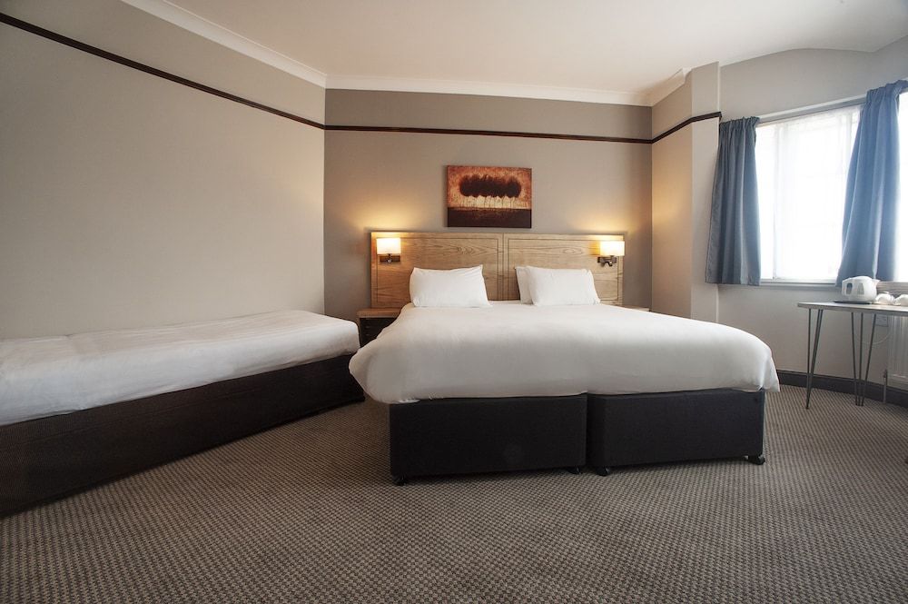 Shah of Persia, Poole by Marston's Inns Family Room 3