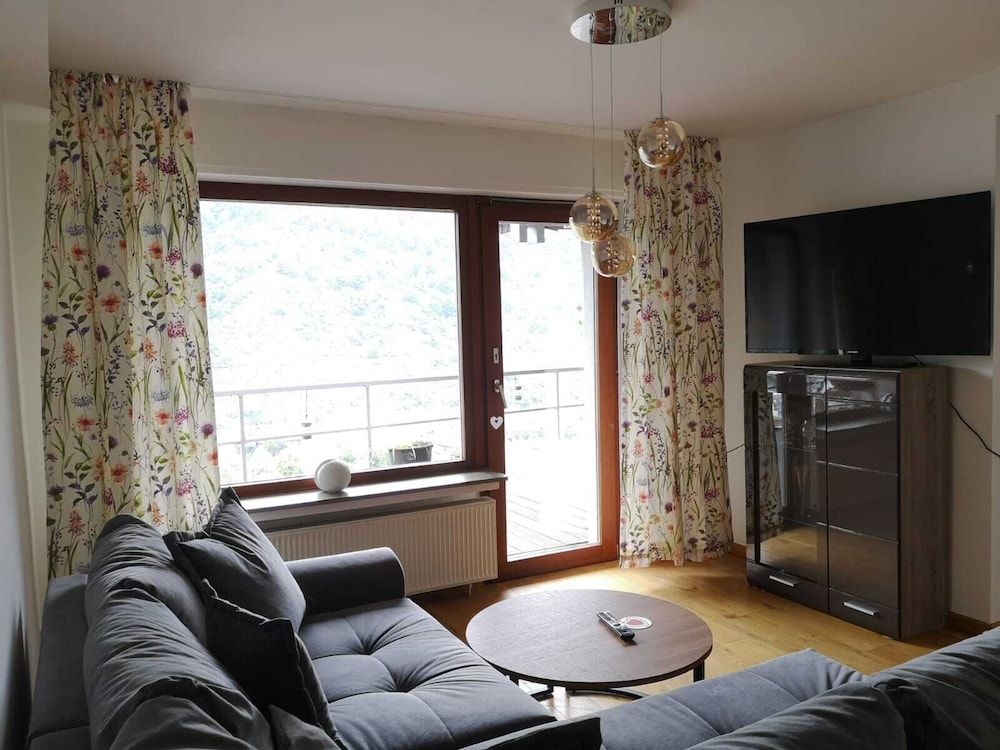 Deluxe Condo, 2 Bedrooms, Patio, River View