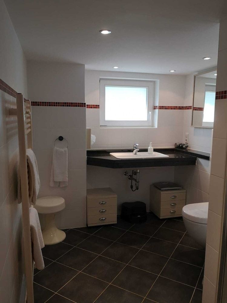Deluxe Condo, 2 Bedrooms, Patio, River View