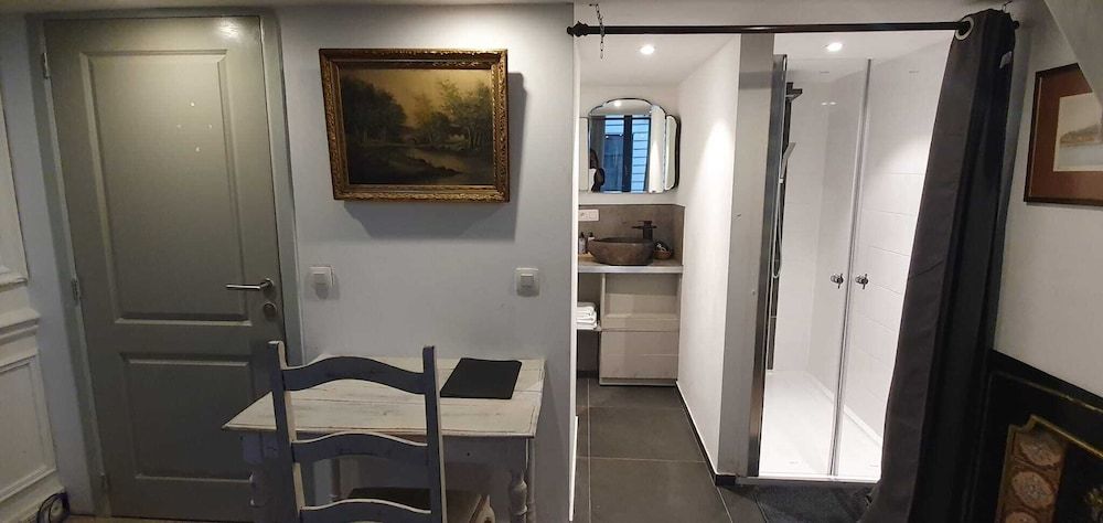 Residence Marie-Thérese Chambre Cabinet 12