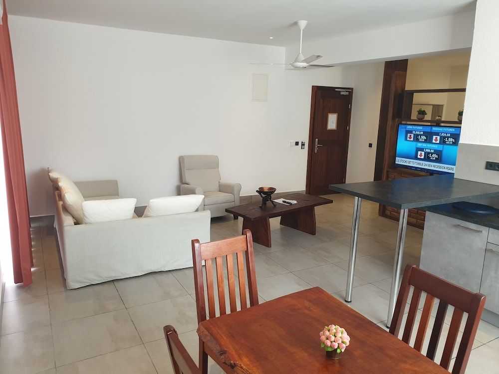 Kasumai Beach Resort Superior Suite, Partial Ocean View 8