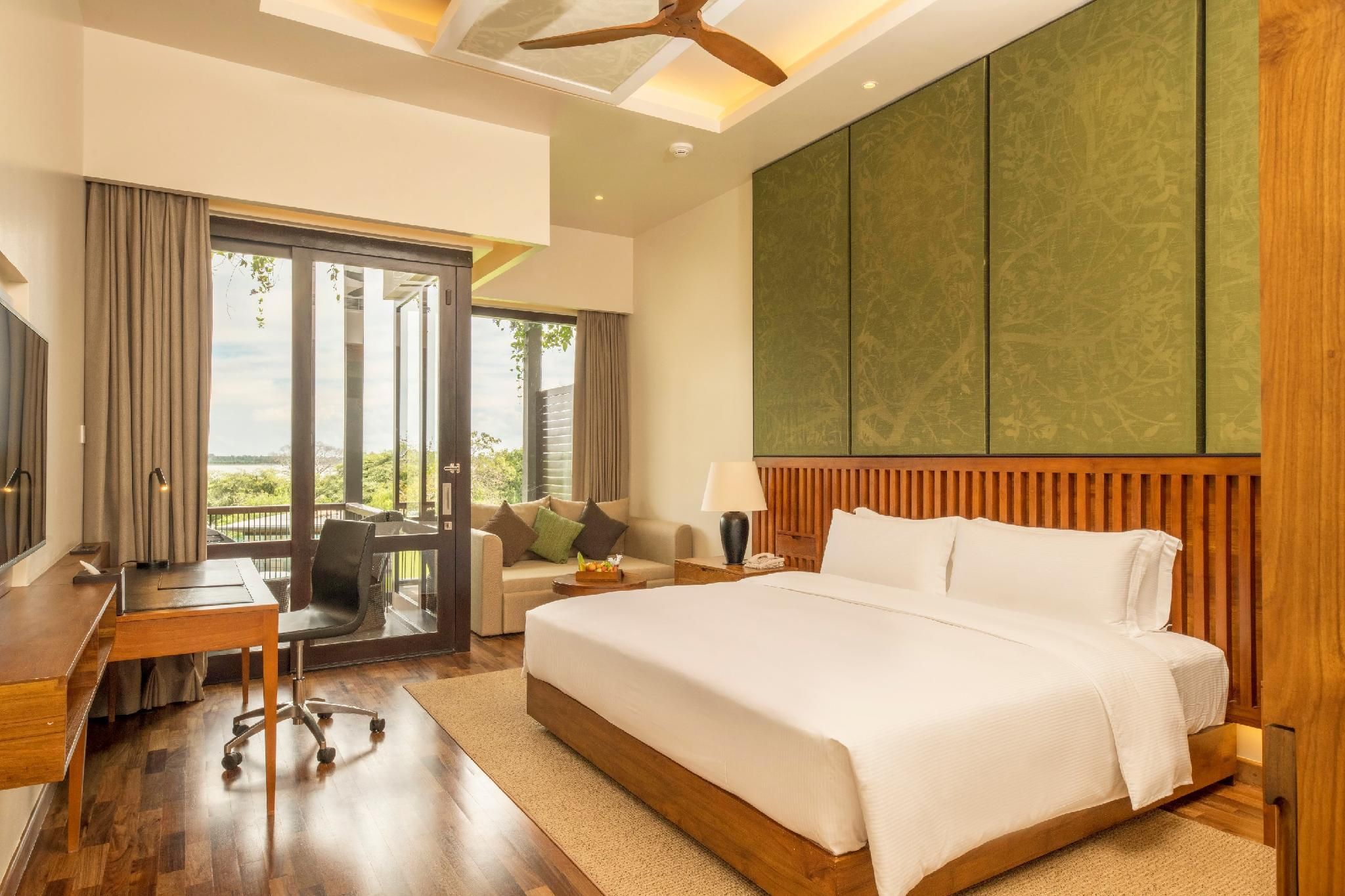 King Deluxe Room with Balcony
