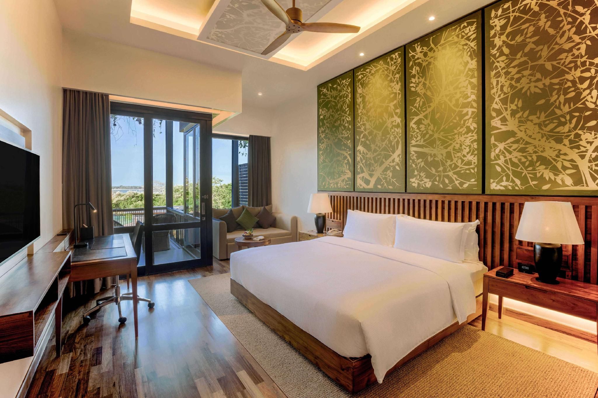 King Deluxe Room with Balcony