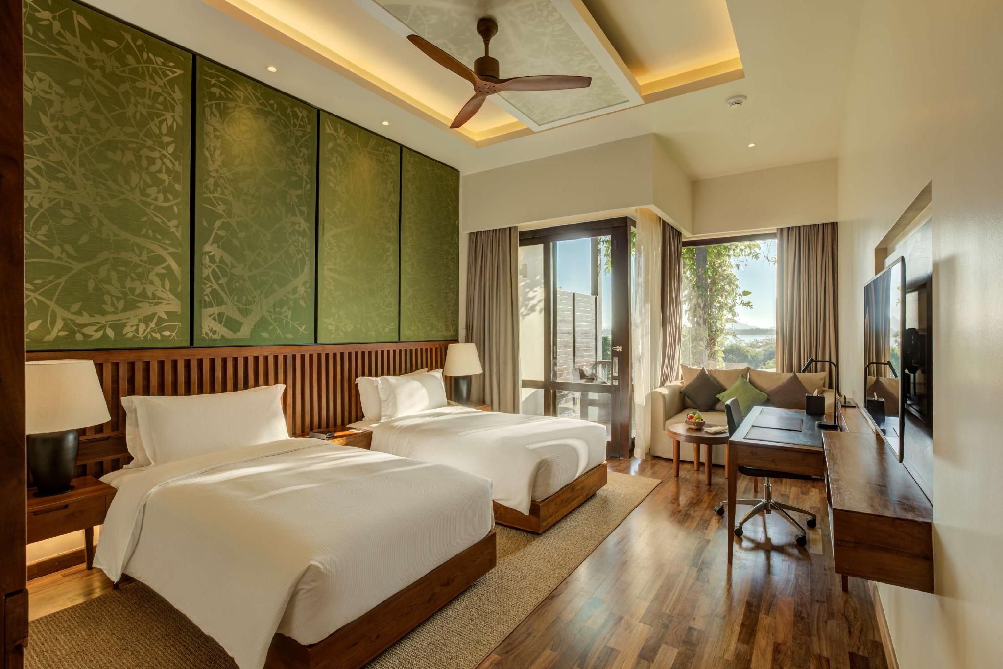 Twin Deluxe Room with Balcony