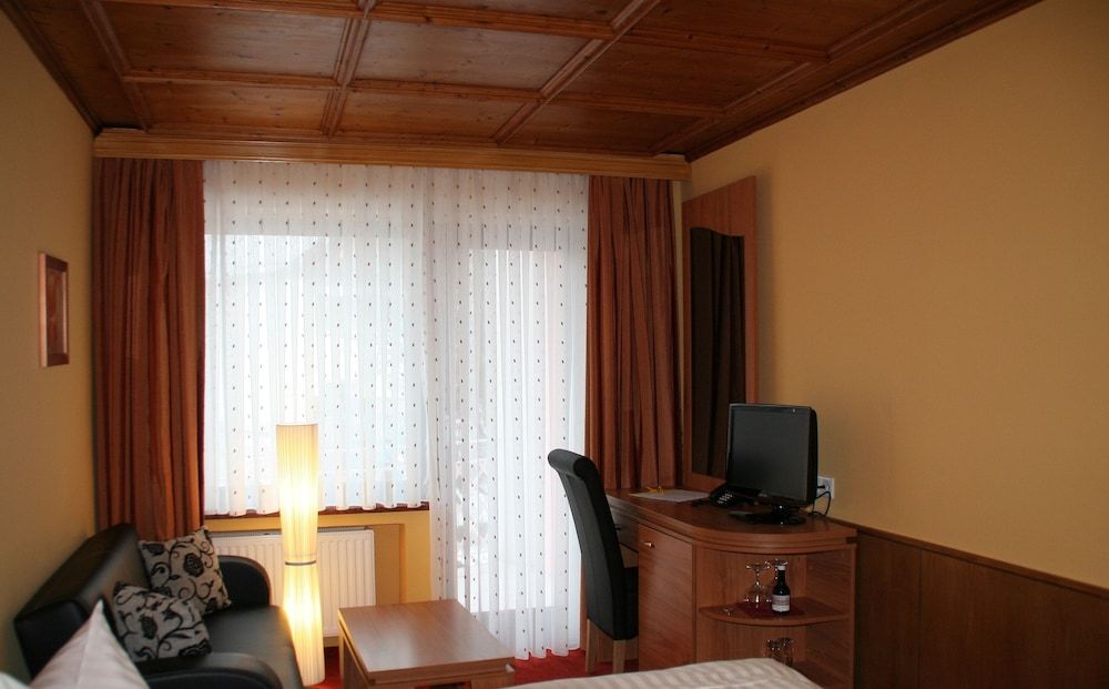 Atlas Grand Hotel Double Room, Balcony 4