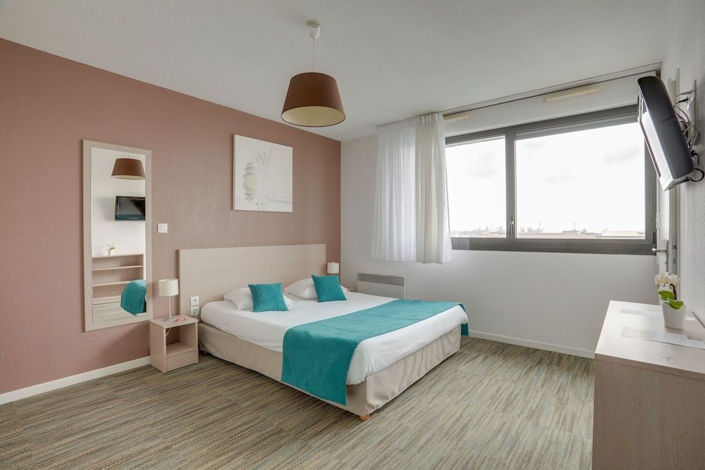 Superior Studio, 1 Queen Bed, Sea View