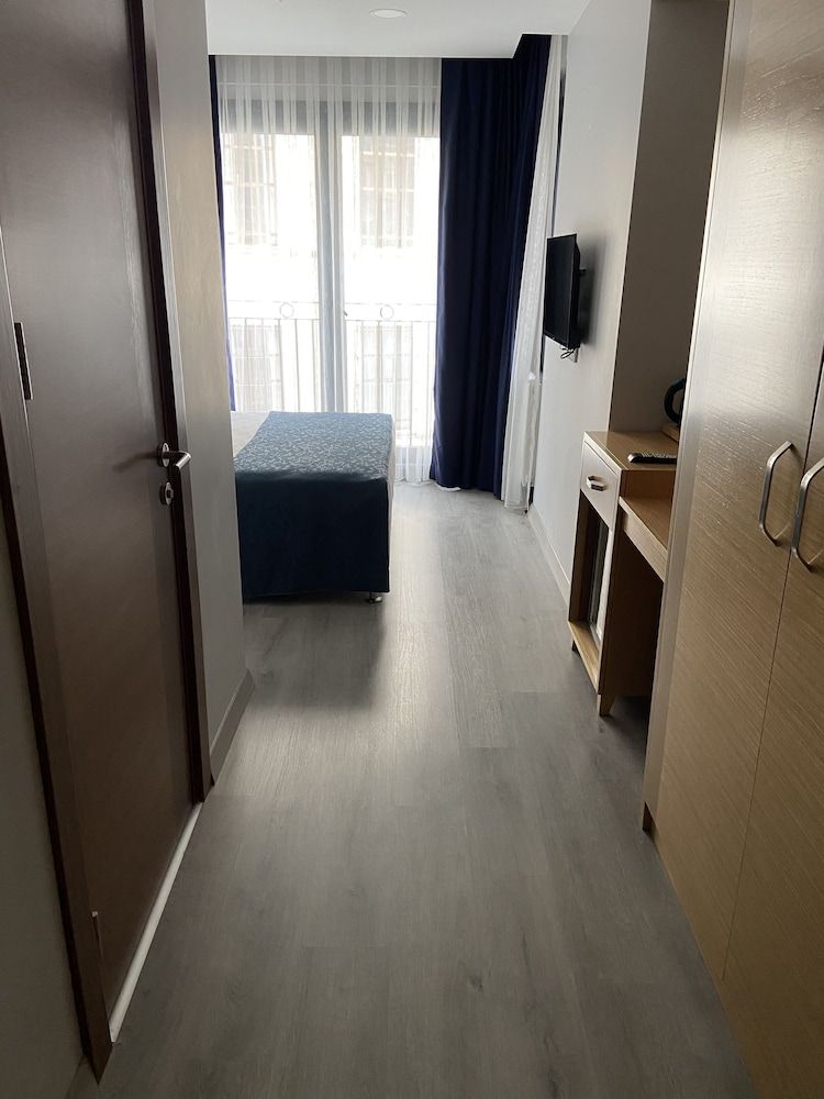 Liberi Hotel Taksim Economy Double Room, City View 7