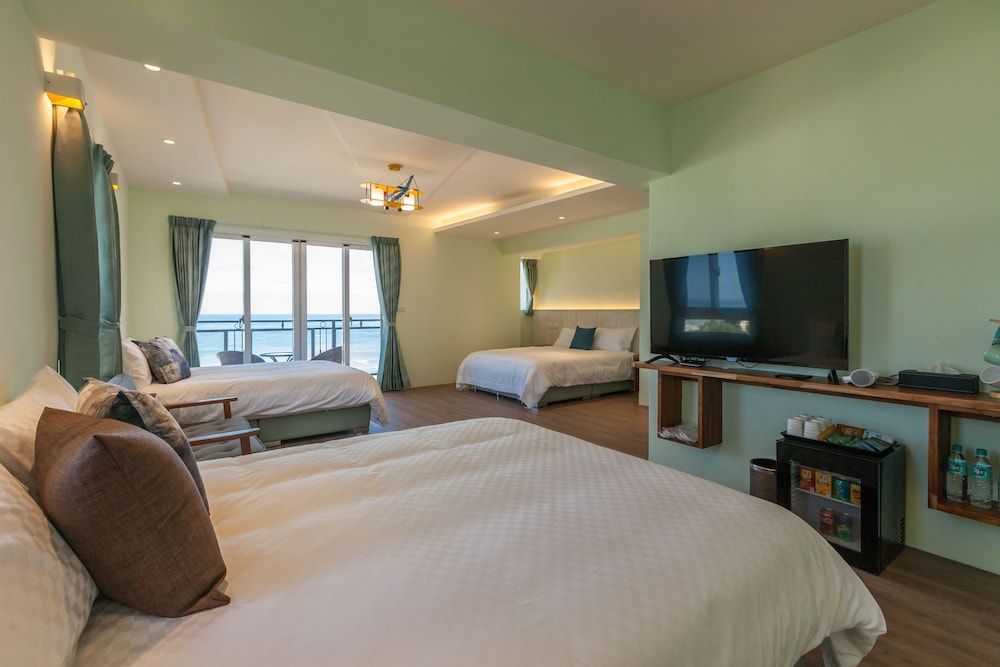 Sea Dragonfly Panoramic Room, Multiple Beds, Non Smoking, Ocean View 2