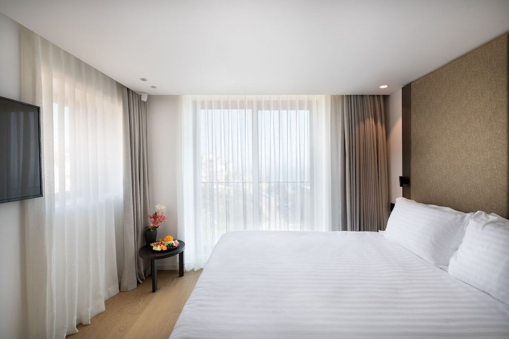 Sofia Hotel Sea of Galilee Junior Suite, City View