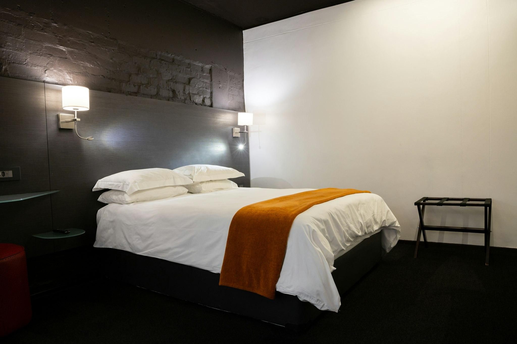 ONOMO Hotel Waterfront Cabin Queen Room 7
