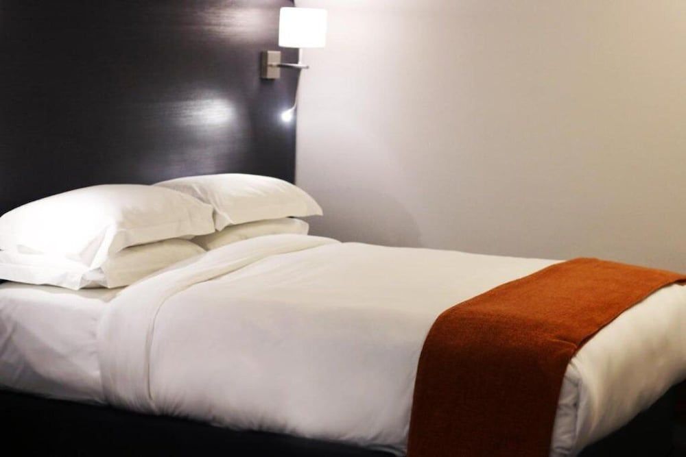 ONOMO Hotel Waterfront Room, 1 Queen Bed (Cabin)