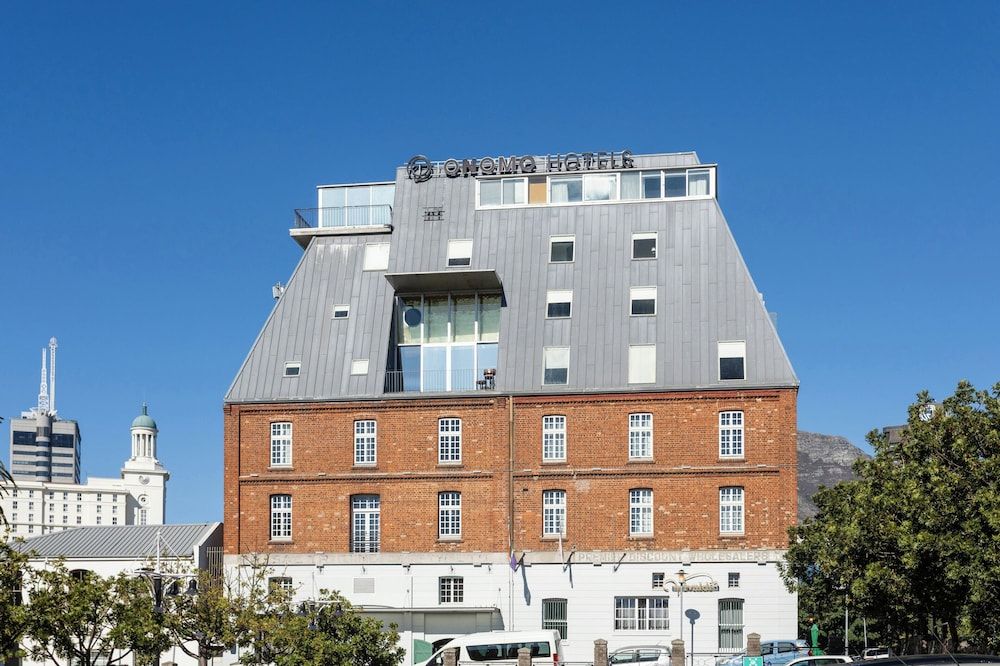 undefined ONOMO Hotel Waterfront 4