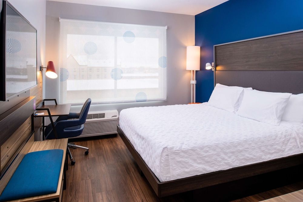 Room, 1 King Bed, Accessible (Hearing)