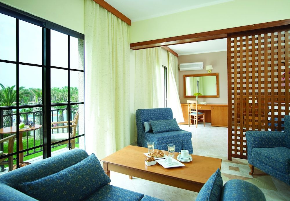 Family Room, Garden View