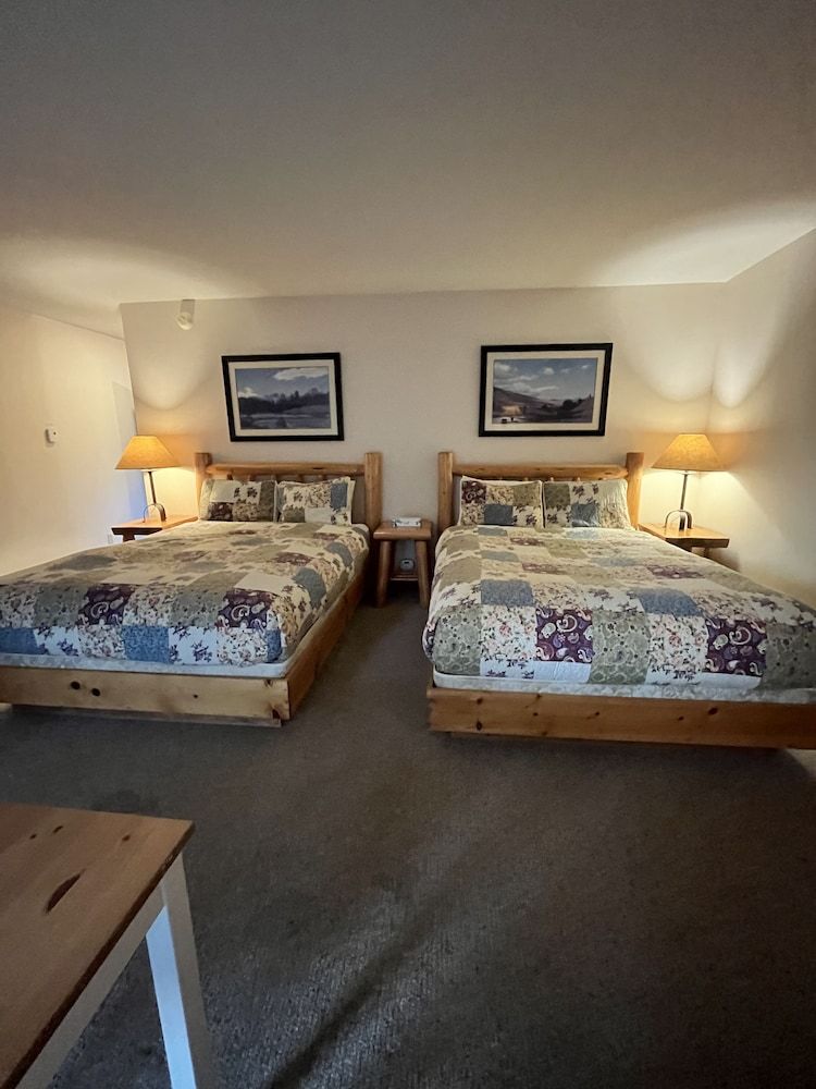 River Run Inn Riverview Double Queen 5