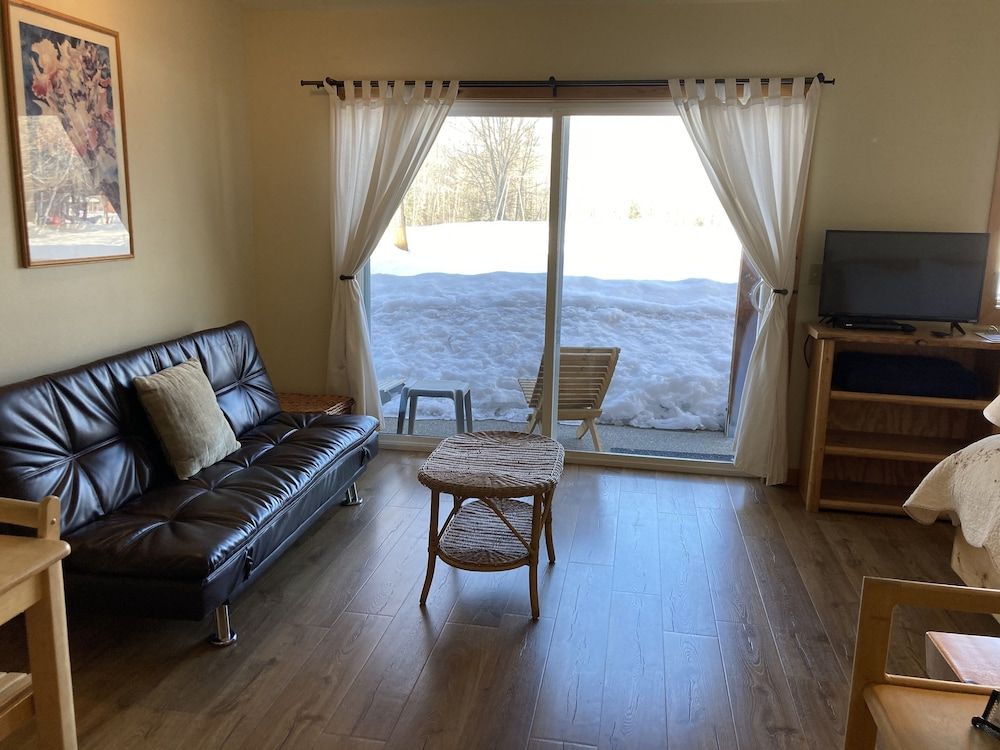 River Run Inn Riverview Queen with Kitchenette 33