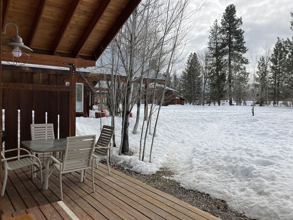 River Run Inn Riverside Single Cabin 12