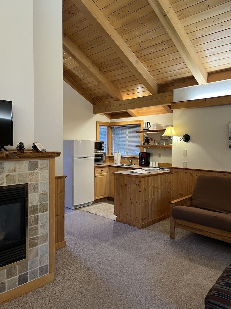 River Run Inn Riverside Single Cabin 19