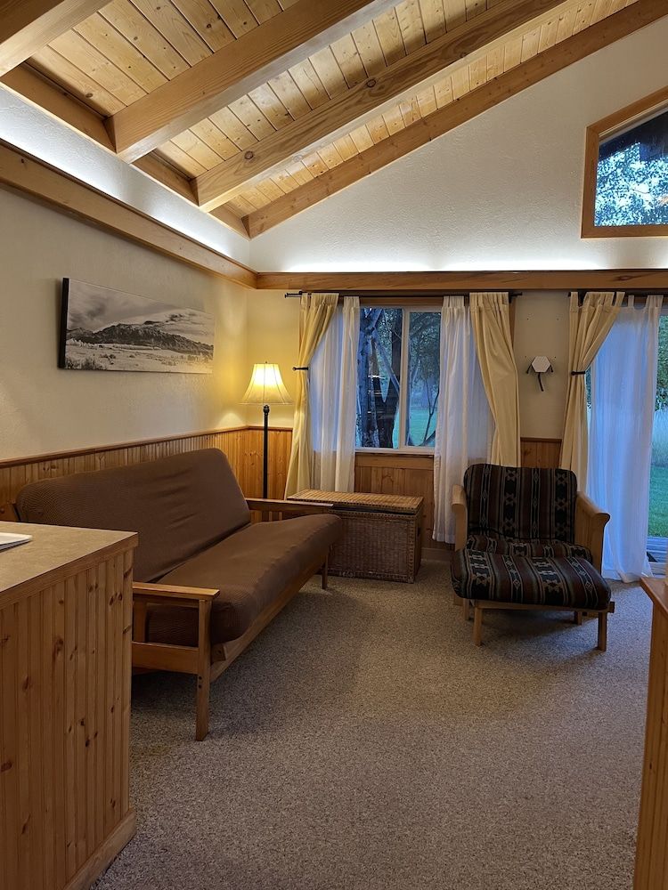 River Run Inn Riverside Single Cabin 21