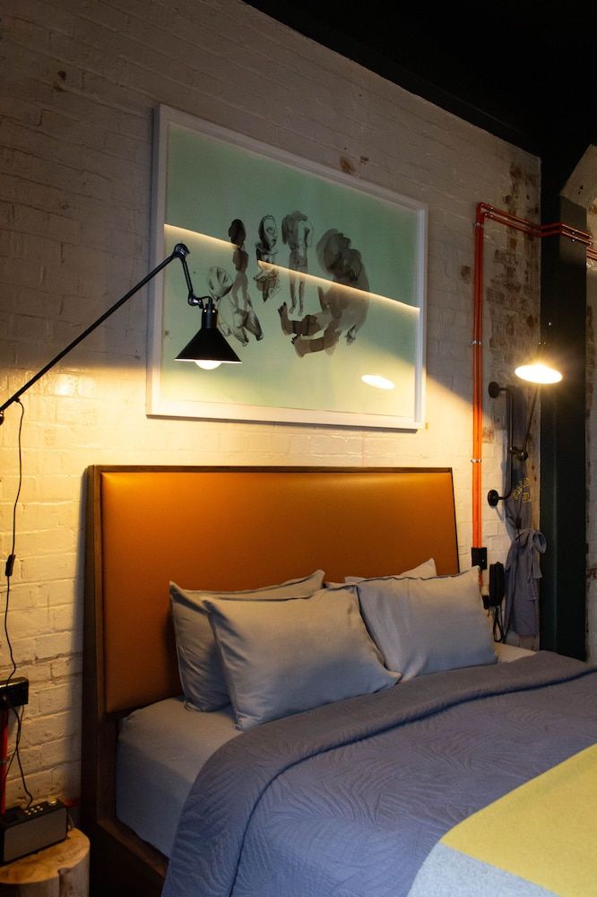 The Intrepid Hotel Mighty 2