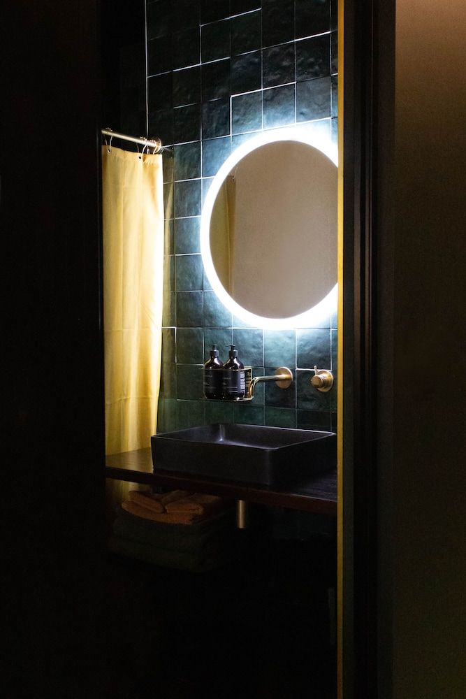 The Intrepid Hotel Mighty 4