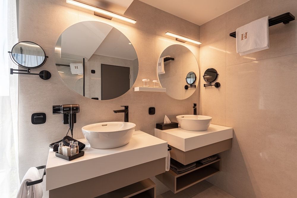 Hotel Helikon Standard Suite 6