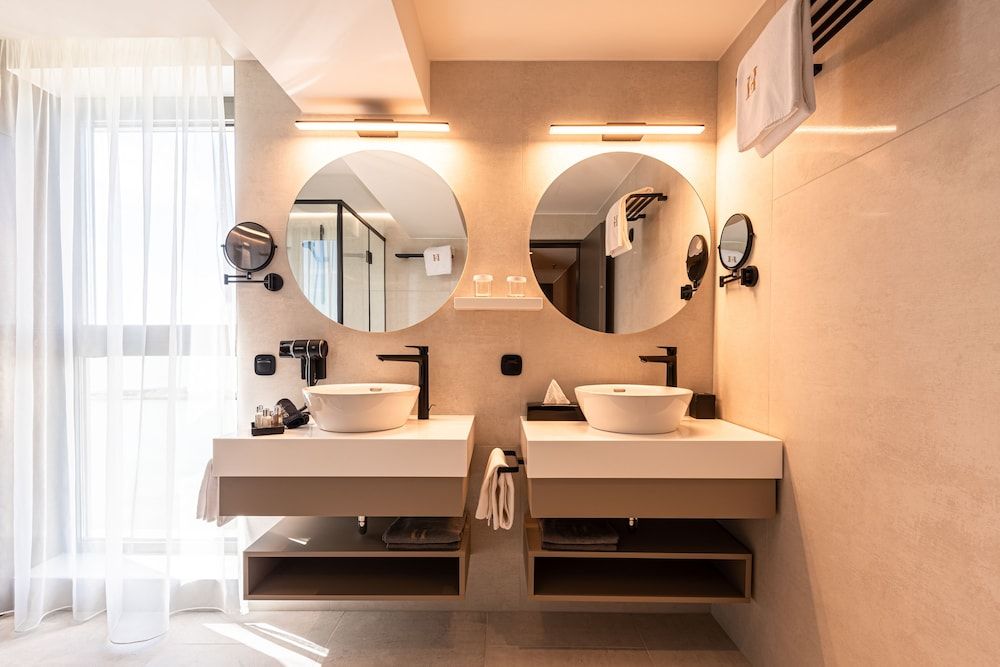 Hotel Helikon Standard Suite 7