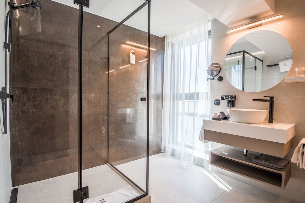 Hotel Helikon Standard Suite 4