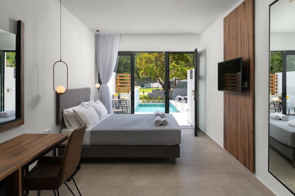 Deluxe Room with Private Pool