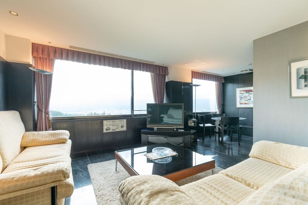 [Non-Smoking] Western Style Suite Room (Mt. Fuji View)