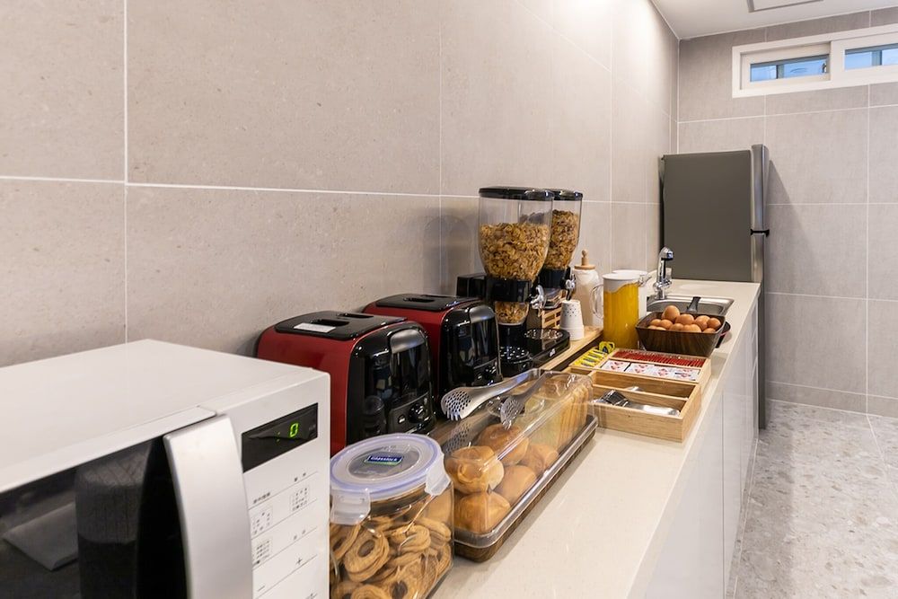 undefined Brown Dot Hotel Sasang Renecite 9