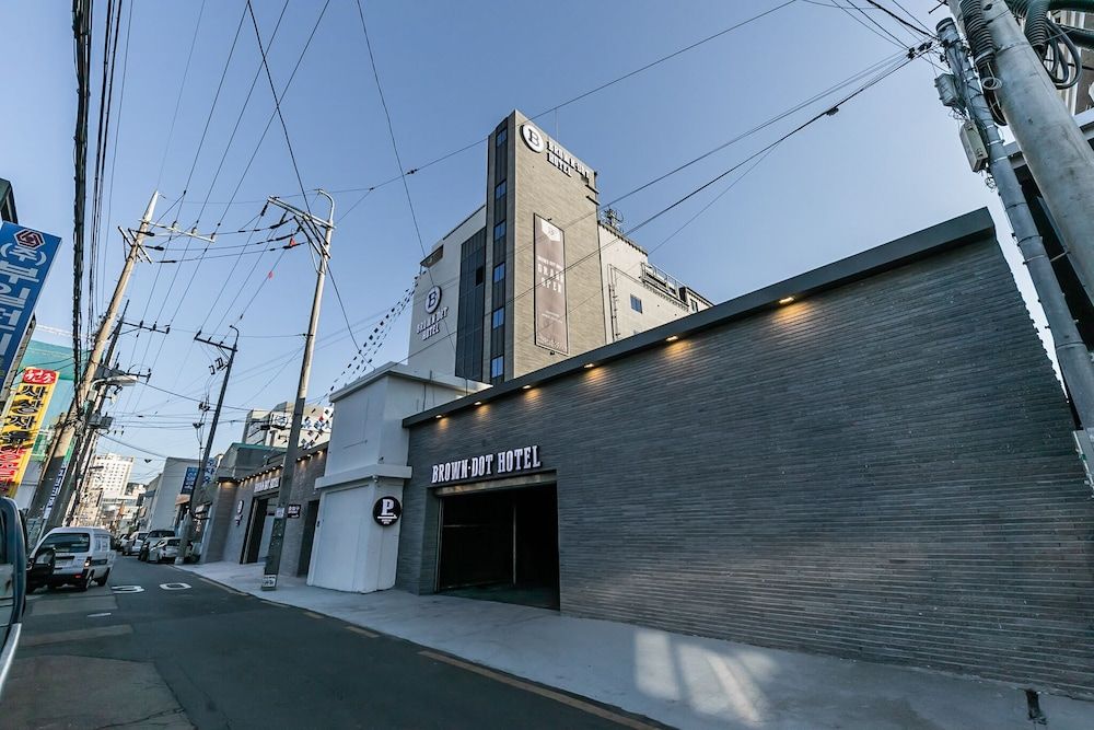 undefined Brown Dot Hotel Sasang Renecite 5