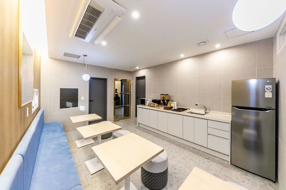 undefined Brown Dot Hotel Sasang Renecite 7