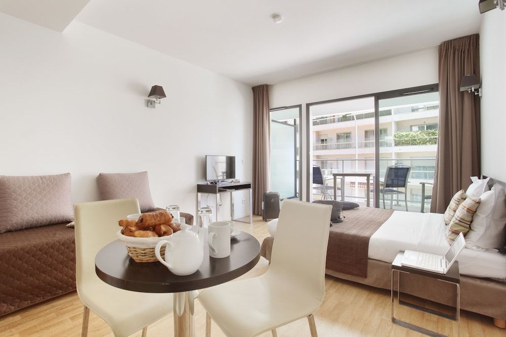 Appart Hotel Odalys City Beausoleil Les Hauts de la Principauté Superior Studio (3 People) 7