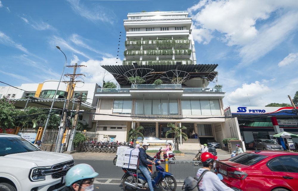 undefined Lotus SaiGon Hotel 6