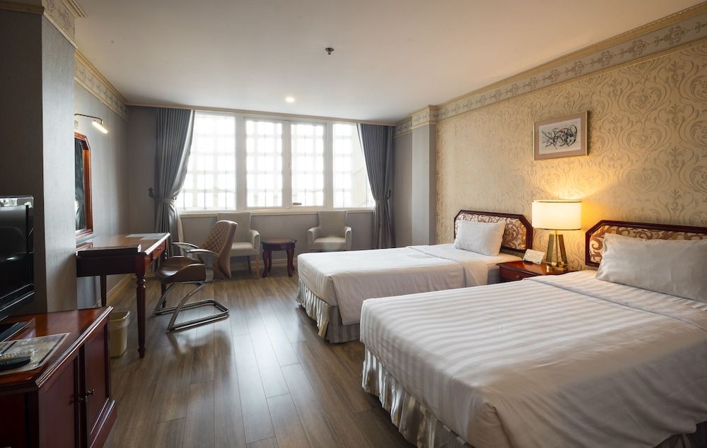 Lotus SaiGon Hotel Deluxe Window Room 8