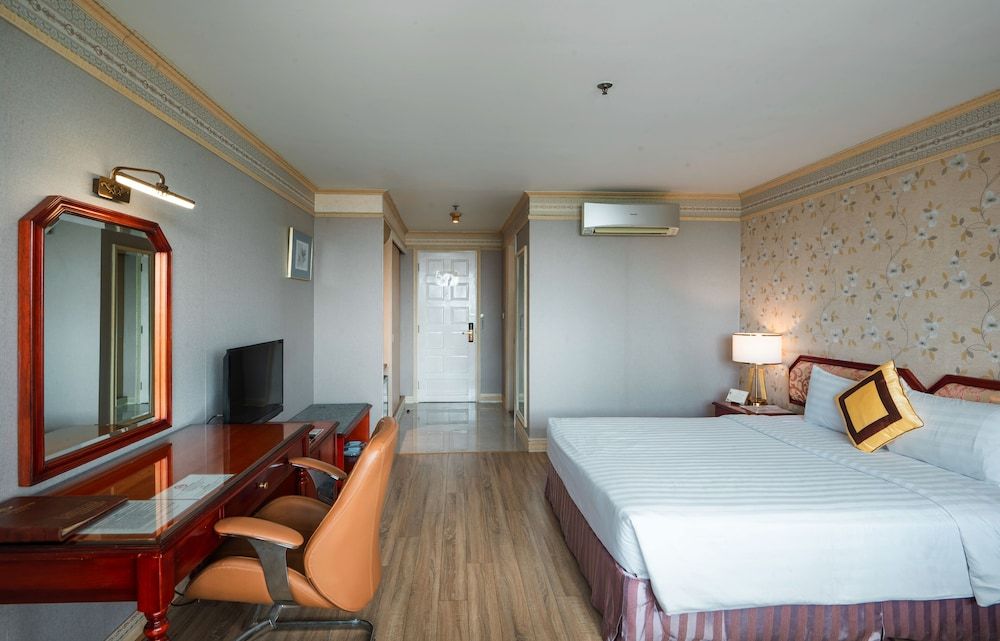 undefined Lotus SaiGon Hotel 5