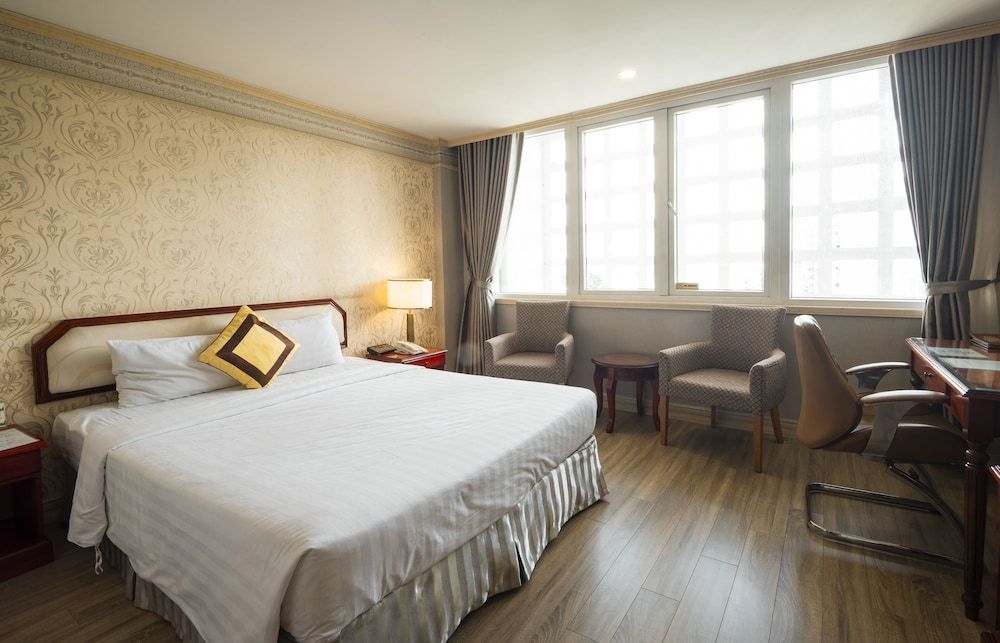 Lotus SaiGon Hotel Deluxe Window Room 5