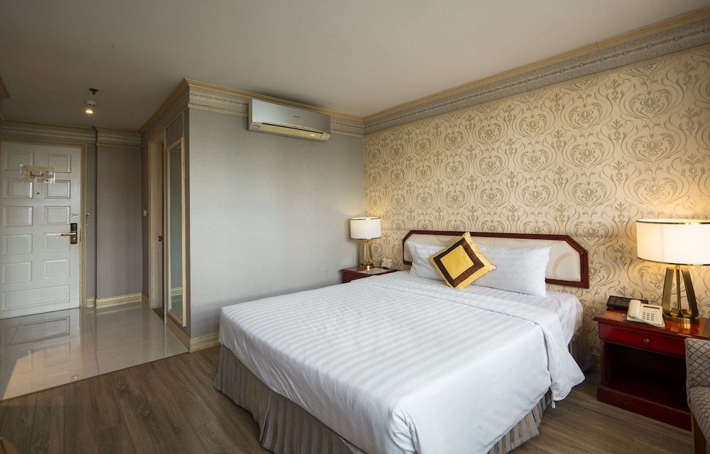 Lotus SaiGon Hotel Deluxe Window Room 4