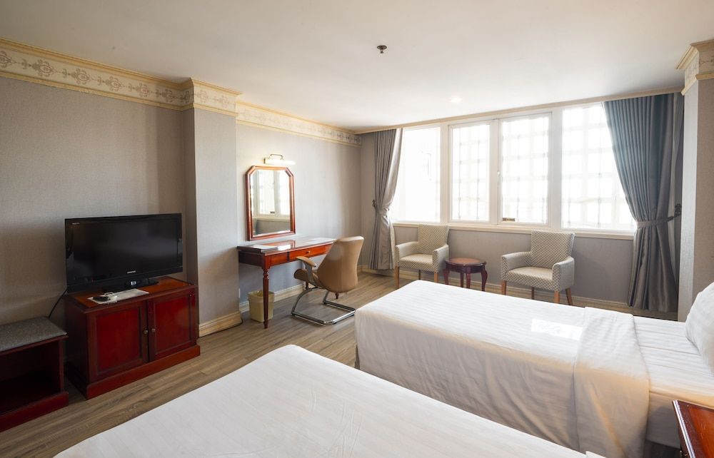 Lotus SaiGon Hotel Deluxe Window Room