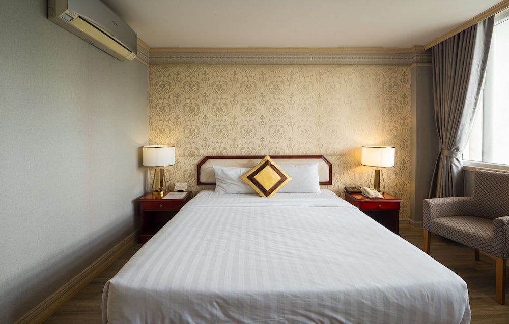 Lotus SaiGon Hotel Deluxe Window Room 6