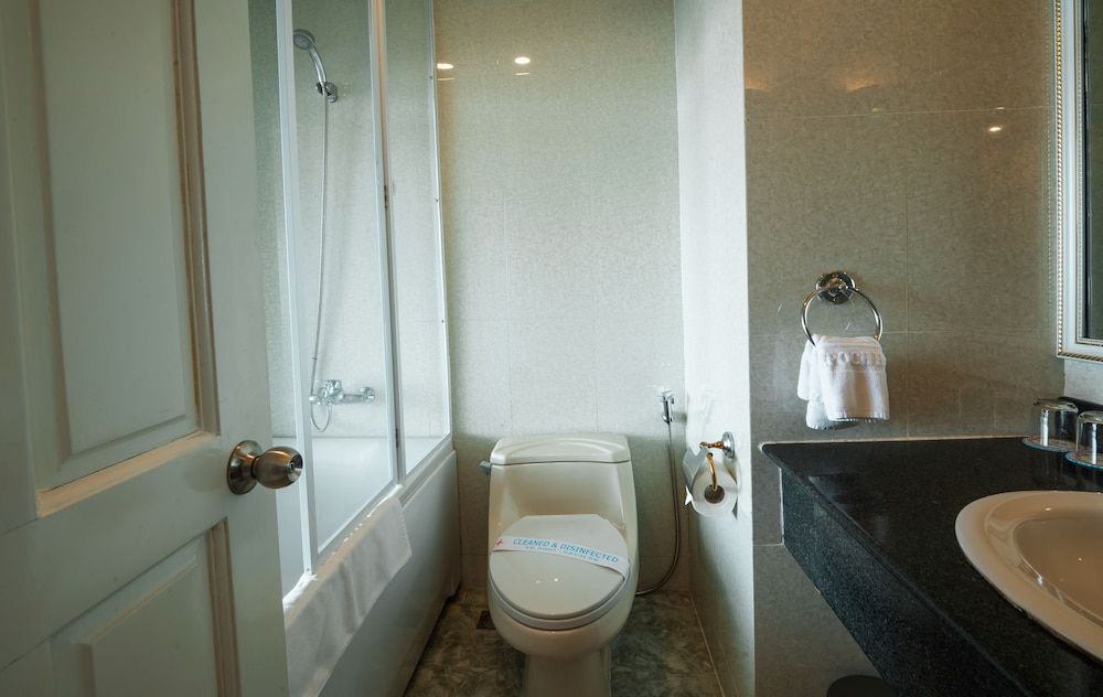 undefined Lotus SaiGon Hotel 9