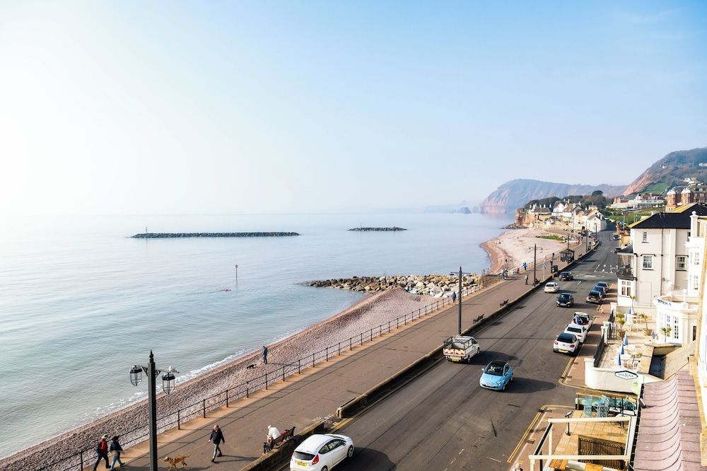 The Kingswood Hotel Economy Twin Room, Sea View 5