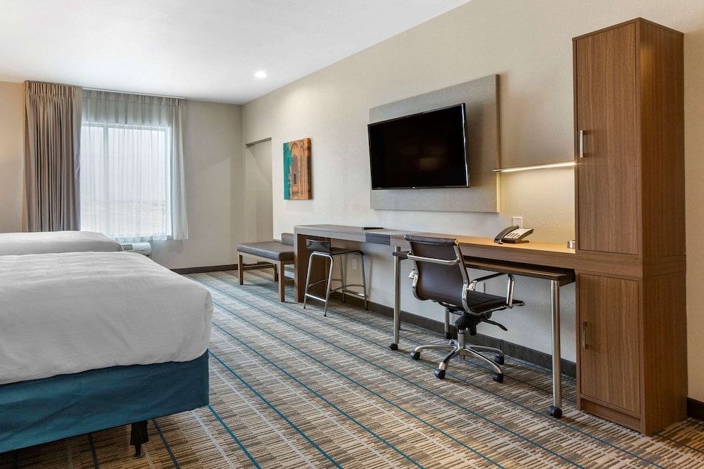 MainStay Suites Carlsbad South Studio, 2 Queen Beds, Non Smoking (Efficiency) 5