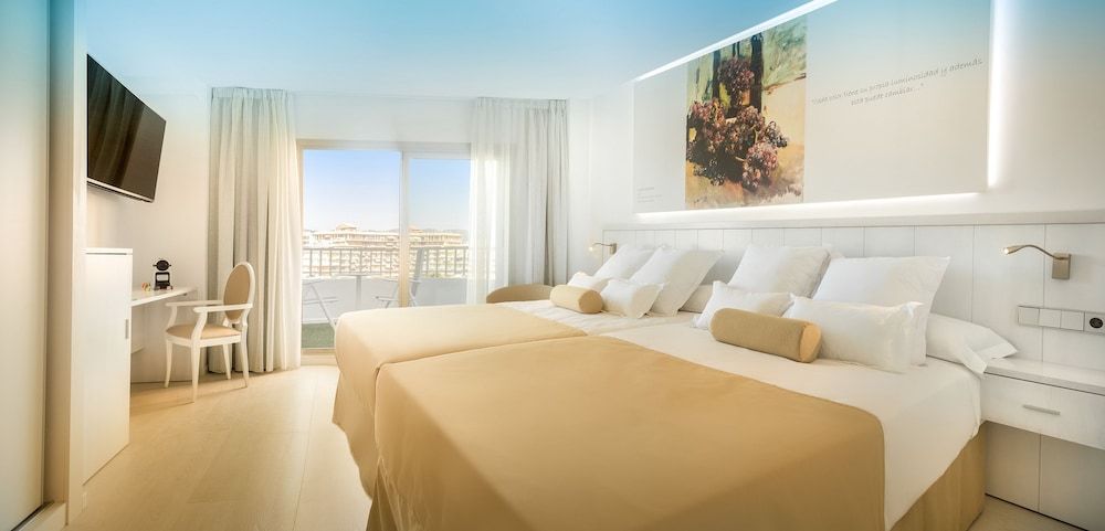 Room (Residence Supreme 3 adults)