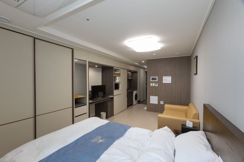 Golden Planet Hotel & Resort Standard Double Room 2